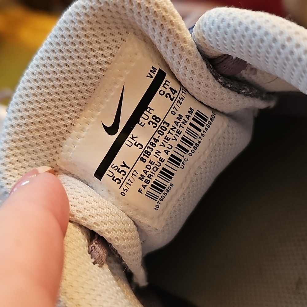 Nike Roche - Picture 7 of 8